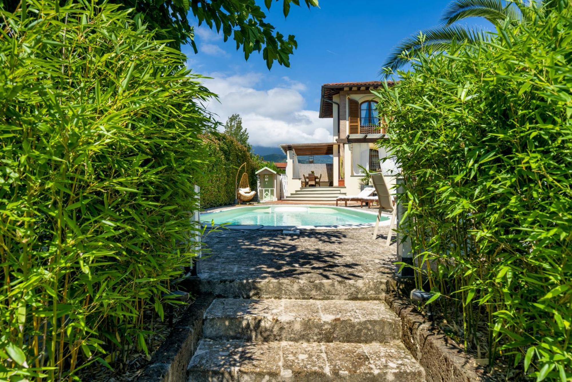 Villa Lorenzo Querceta Exteriör bild