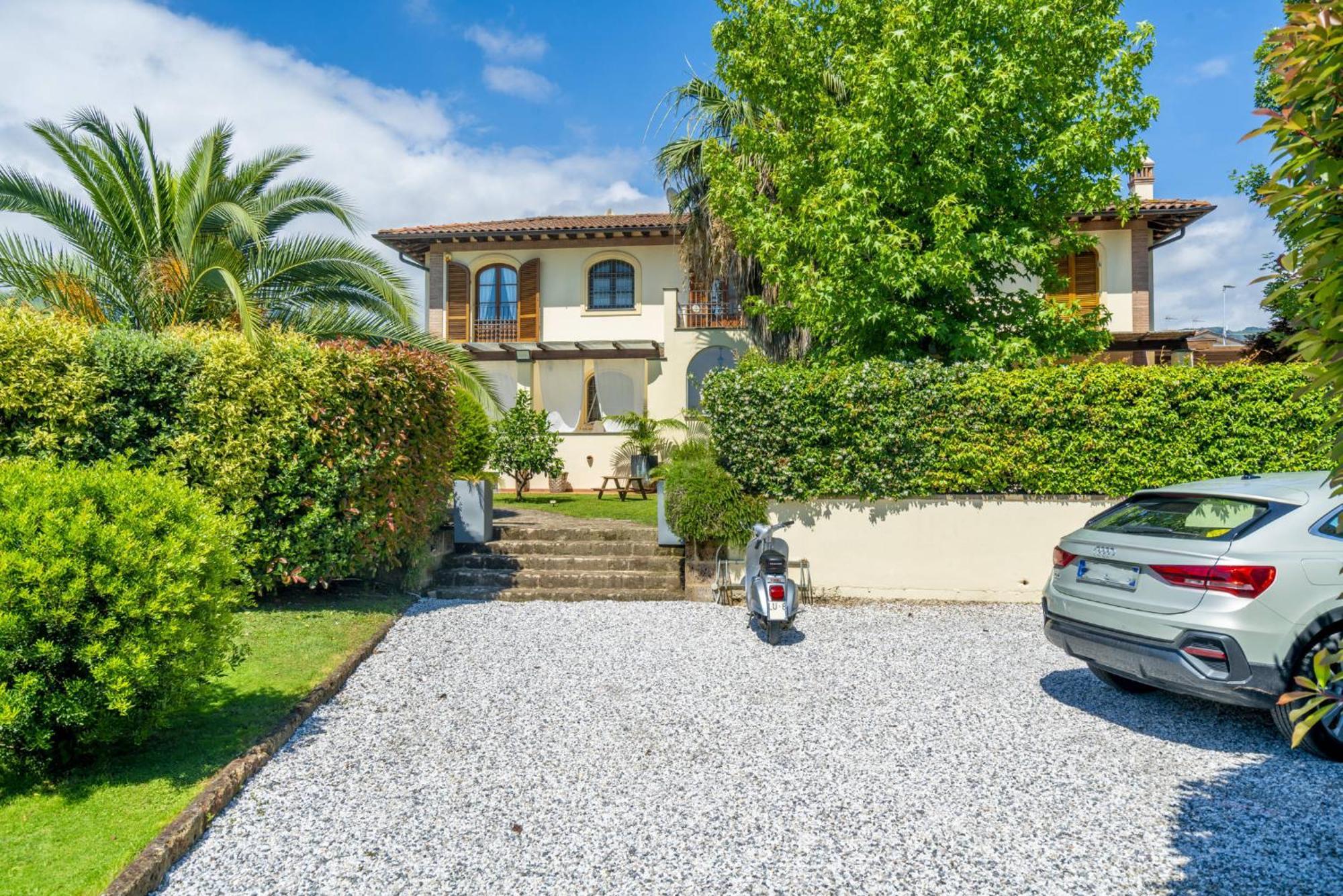Villa Lorenzo Querceta Exteriör bild