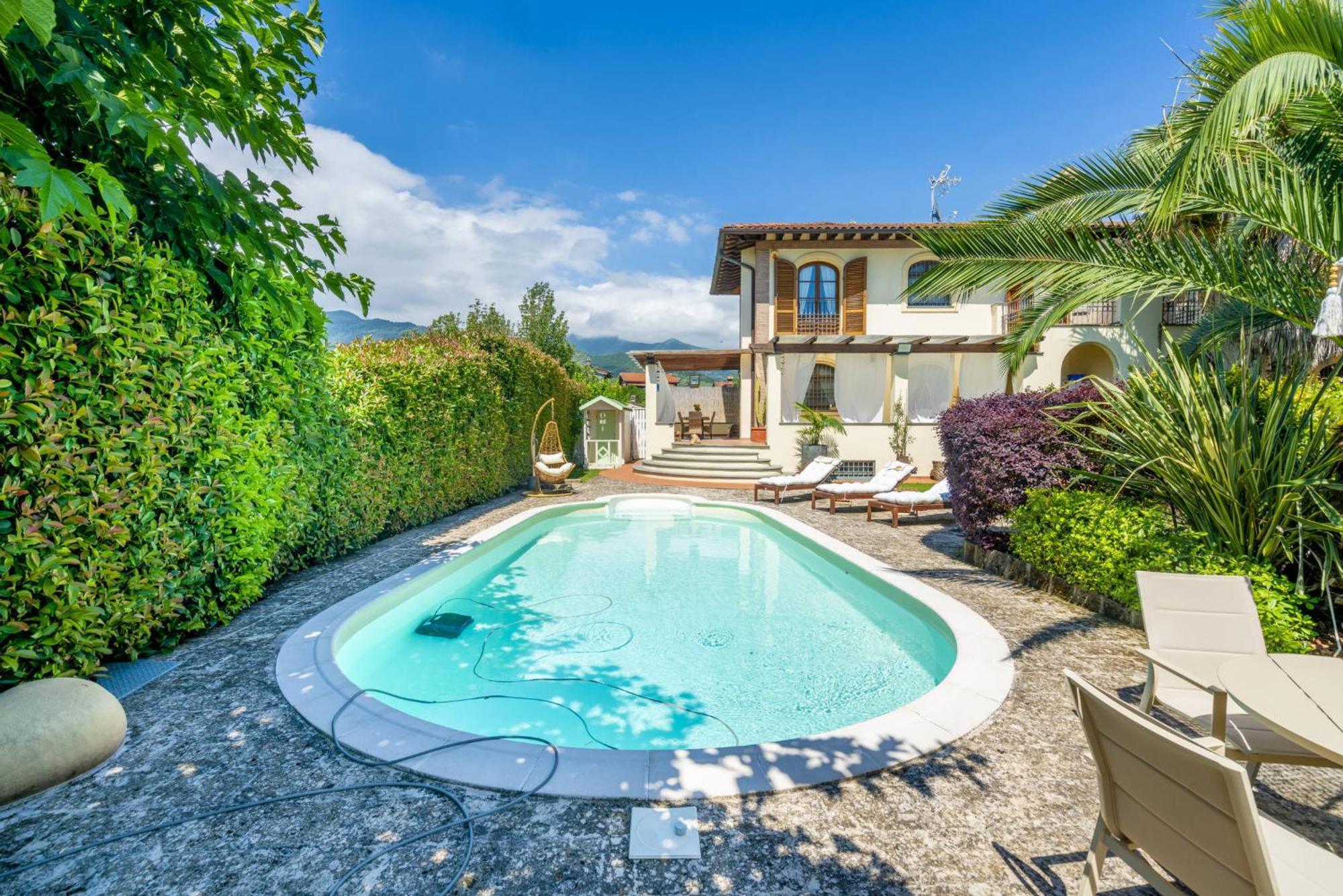 Villa Lorenzo Querceta Exteriör bild